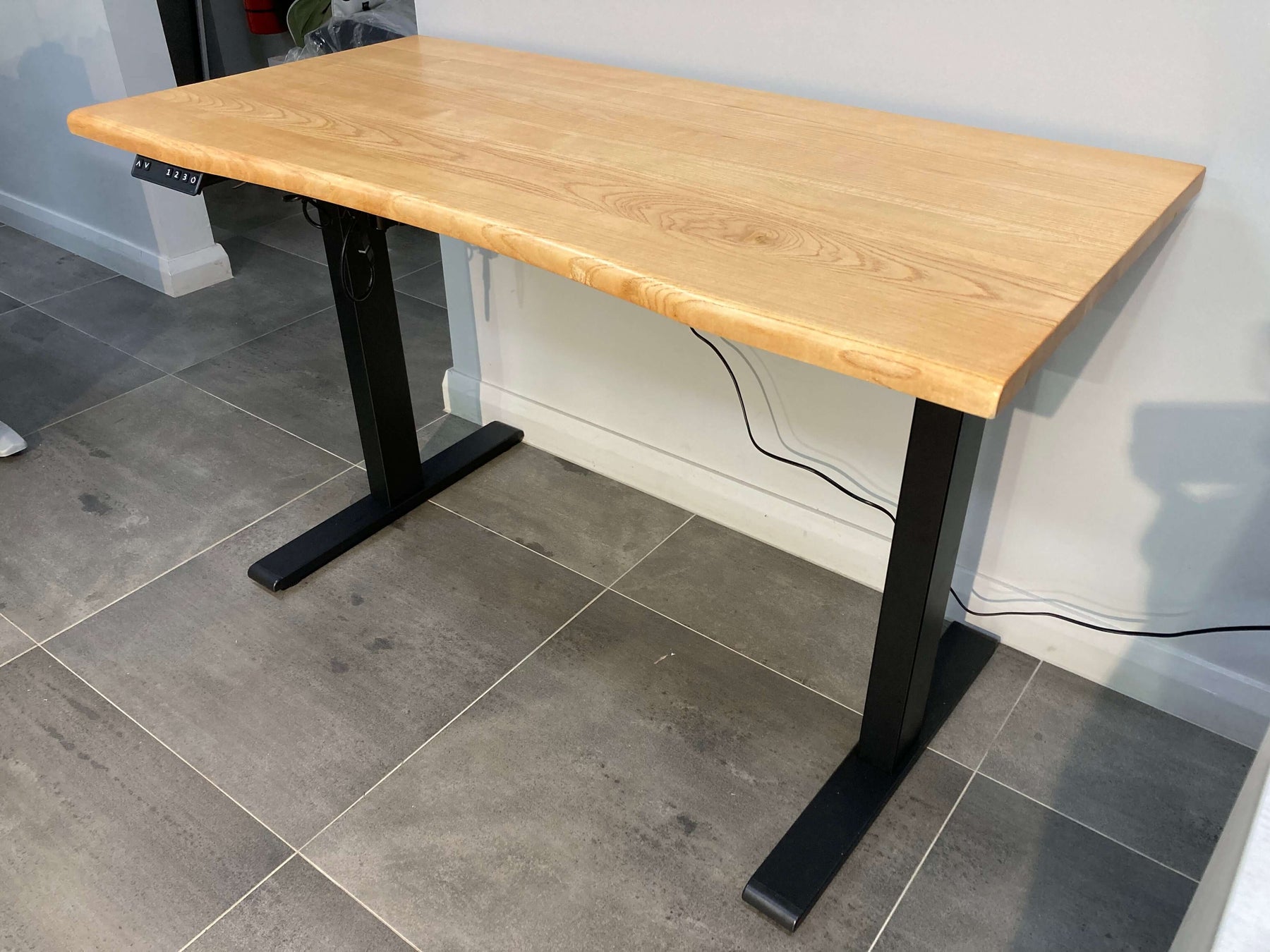 Electric Height-Adjustable Solid Timber Study Desk/Home Office Sit Stand Desk/Oak Color Top